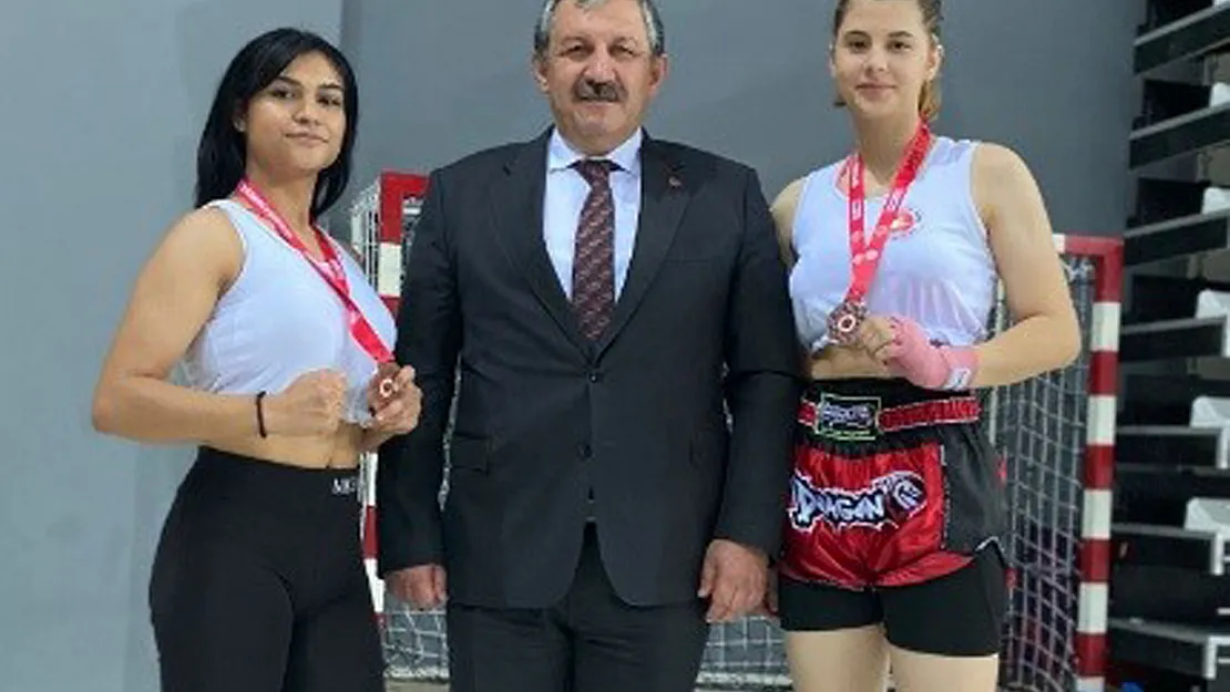 Türkiye Kickboks Şampiyonası’nda Ayşegül Arslanlı Özdemir’den Bronz Madalya