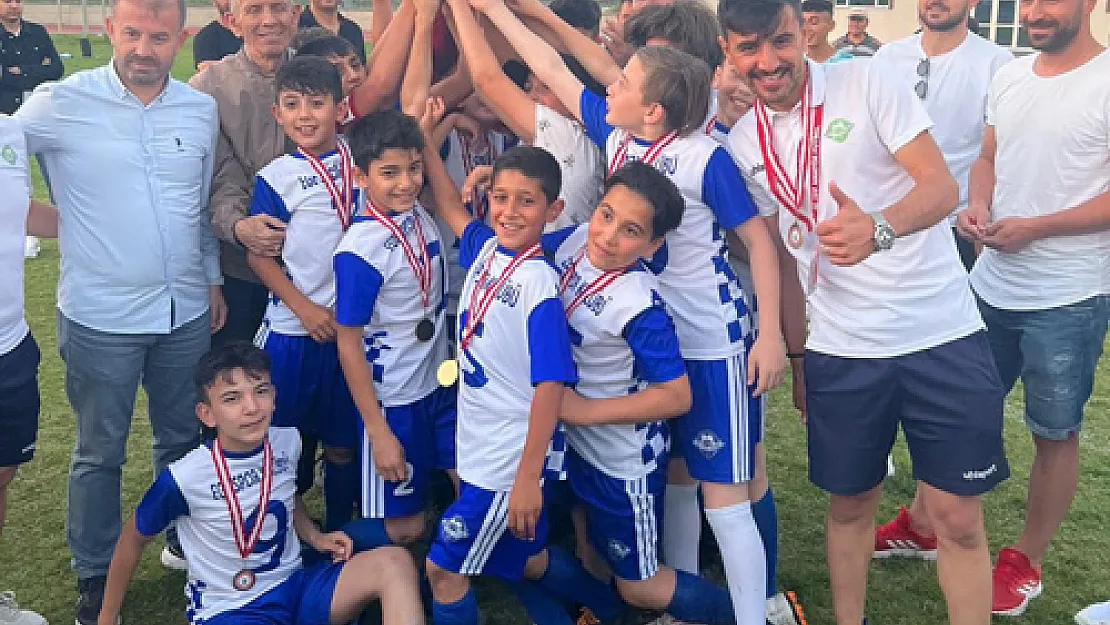 U12’lerde şampiyon Ege