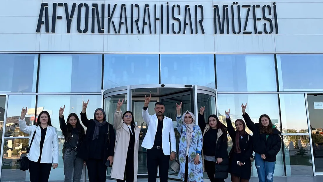 Ülkü Ocakları, Müze'yi Ziyaret Etti