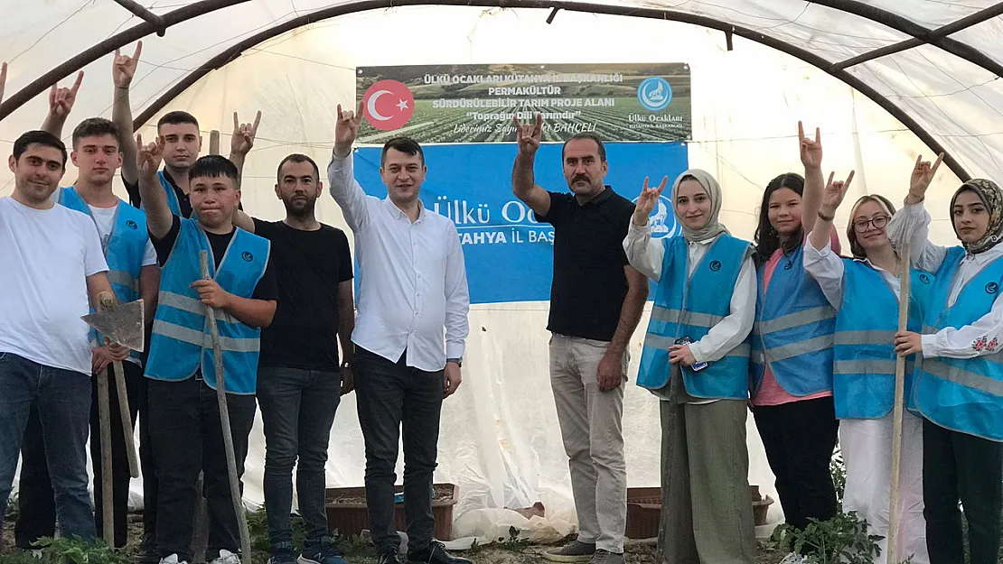 Ülkü Ocakları'ndan Gençlere Tarım Dersi
