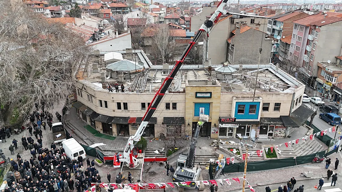 Ulu Camii’nin Önü Açılıyor