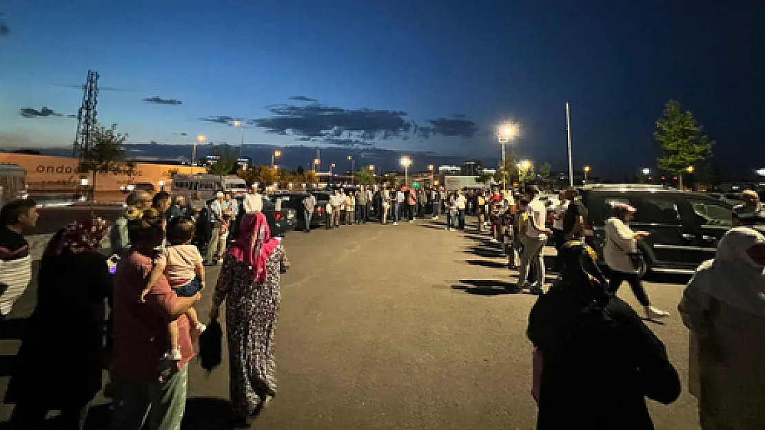 Umre kafilesi dualarla uğurlandı