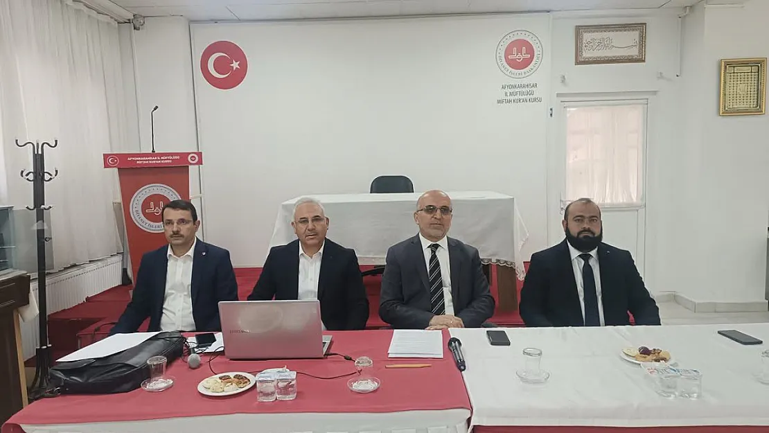 Umreye Gidecekler Dikkat! Afyon'da Yeni Dönem İçin Önemli Toplantı Yapıldı