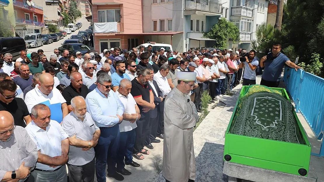 Ürün'ün babası dualarla toprağa verildi