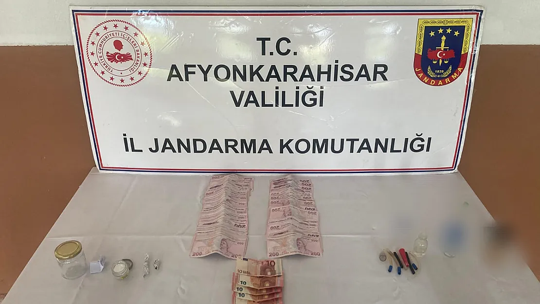 Uyuşturucu Satmaktan Aranan Kadın, Uyuşturucu İle Yakalandı