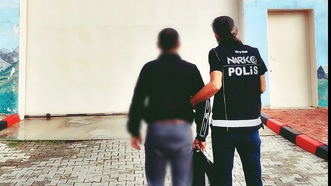 Uyuşturucu Ticareti Suçundan Aranan Şahsı Polis Yakaladı