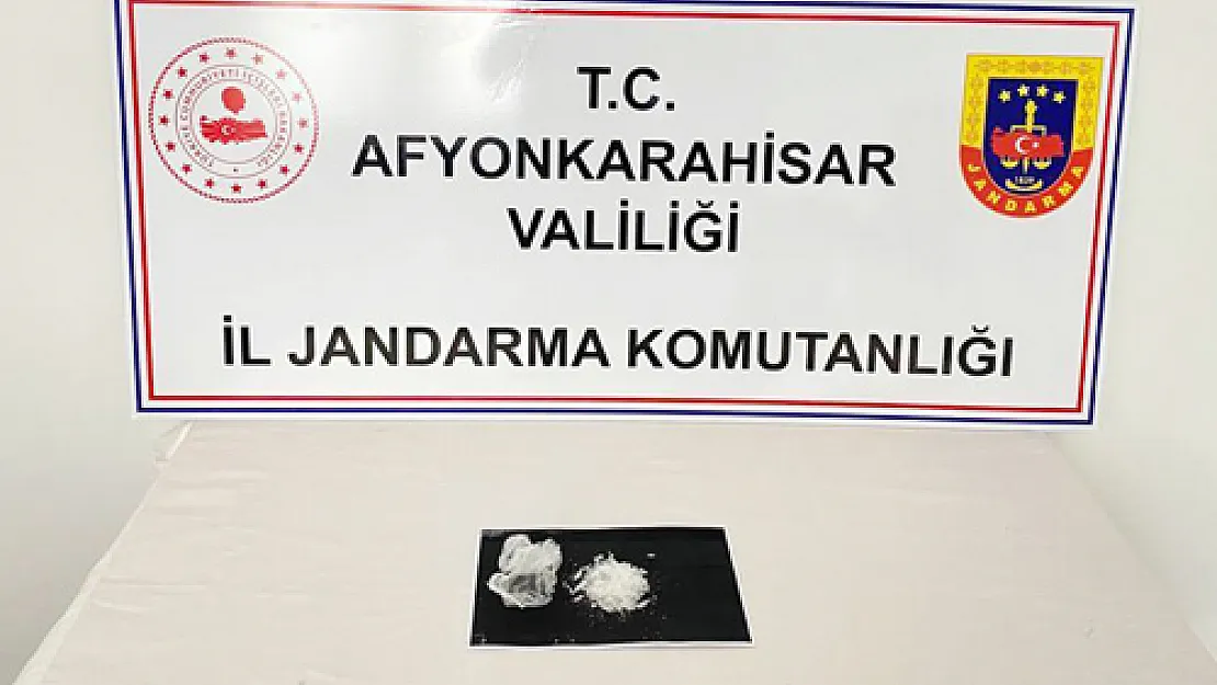 Uyuşturucuyu  otobüste getirdi Jandarma yakaladı