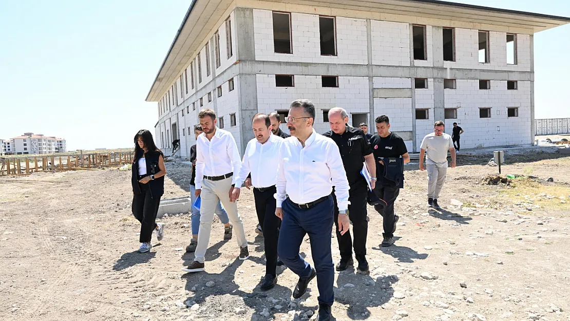 Vali Aksoy, AFAD'ın Yeni Hizmet Binasını İnceledi