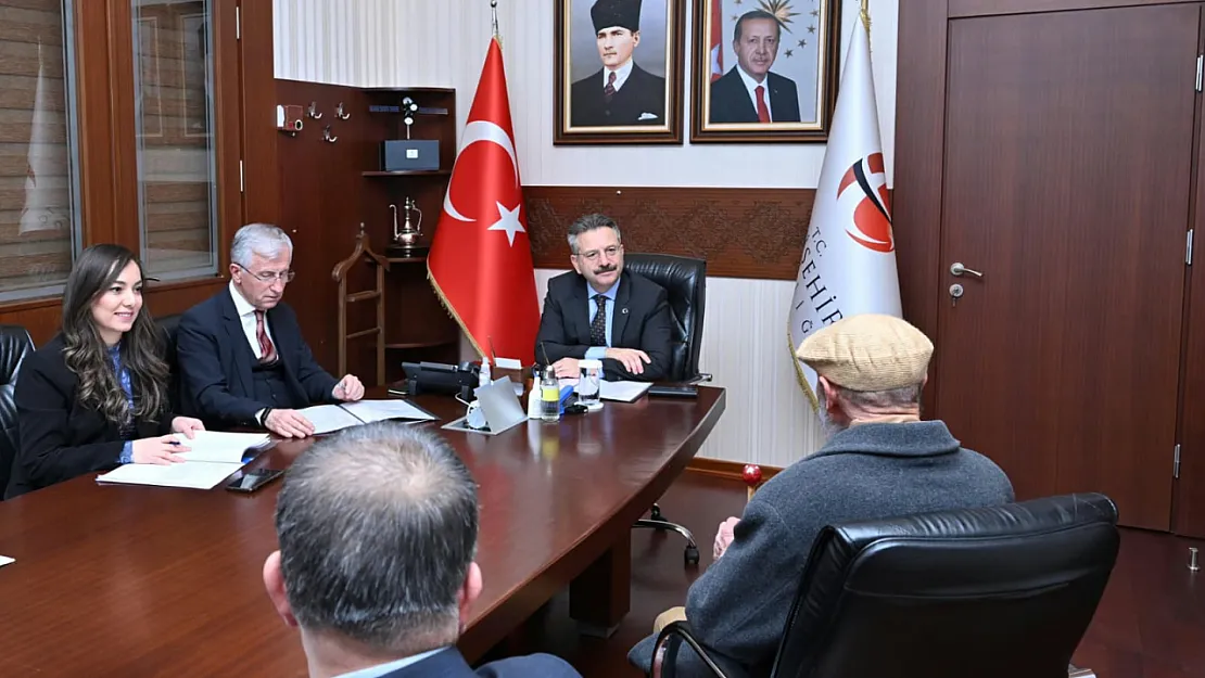 Vali Aksoy, Onlarca Halk Günü'nde Yüzlerce Vatandaşı Dinledi