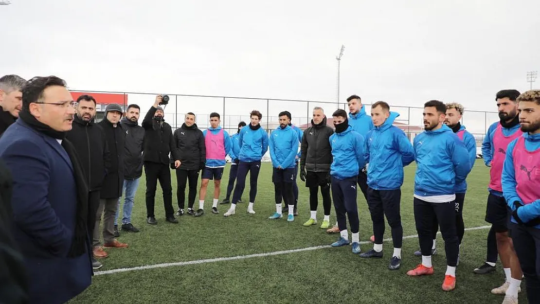 Vali Çiçek, Afyonspor antrenmanını izledi