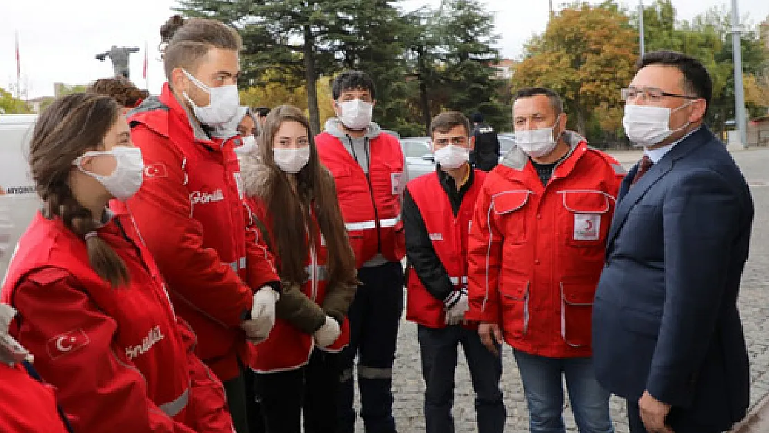 Vali Çiçek, deprem  kahramanlarını karşıladı