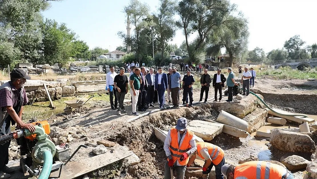 Vali Işın, Aizanoi Antik Kentinde incelemelerde bulundu