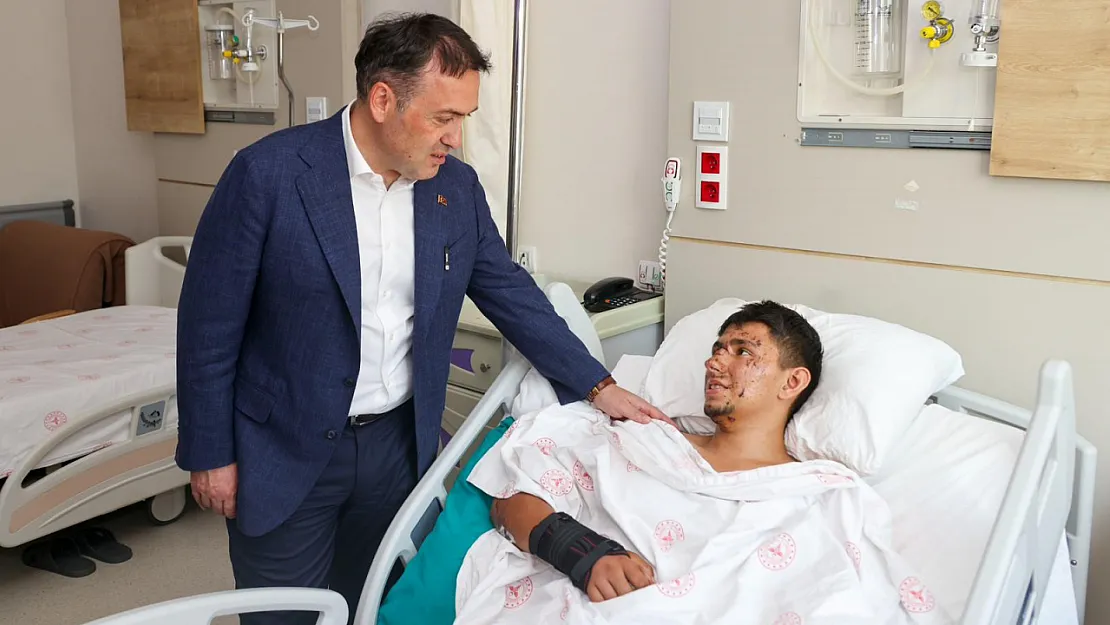 Vali Sözer'den Hastaneye Moral Ziyareti