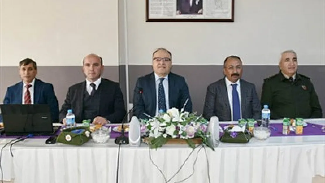 Vali Tutulmaz, muhtarların görüşlerini dinledi