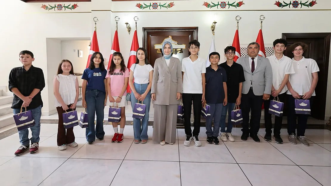 Vali Yiğitbaşı Dereceye Giren Öğrencileri Ağırladı… Gençler Hayallerine Kavuşacak