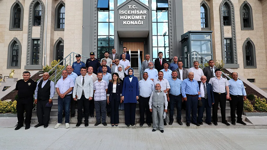 Vali Yiğitbaşı, İscehisar'da Muhtarlarla Görüştü