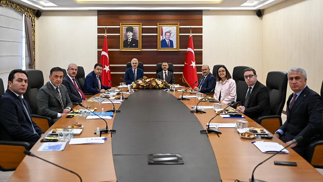 Valiler Kocaeli'nde Düzensiz Göçü Görüştü