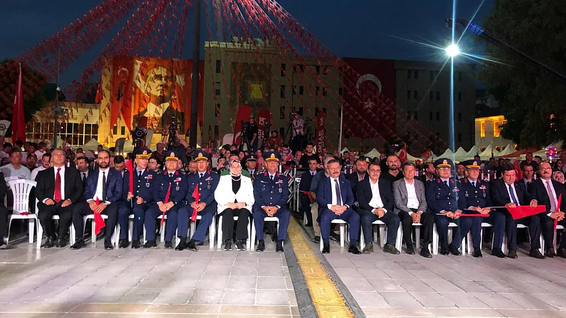Valilik Meydanı'nda 15 Temmuz Anma Programı Gerçekleştirildi