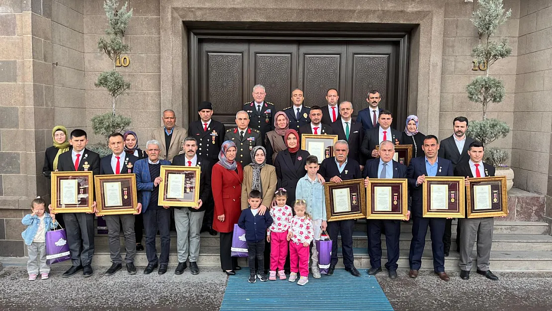 'Vatan Sevgisi En Yüksek Milleti Temsil Ediyoruz'