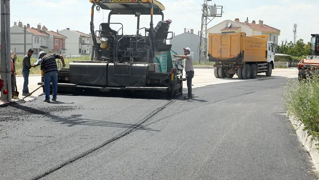 Yağmur suyu çalışmaları tamamlanan bu mahalleler, sıcak asfaltla buluşuyor