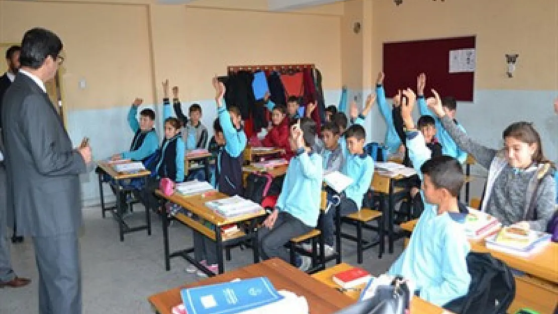 Yalçın, okulları ziyaret ediyor – Kocatepe Gazetesi