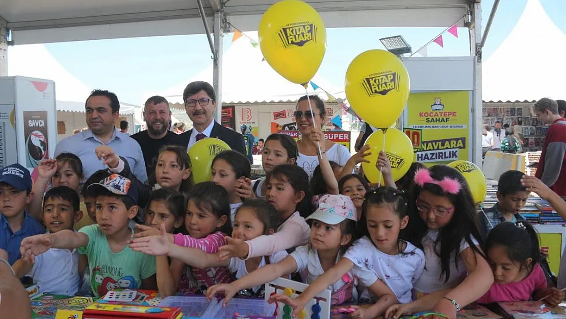 Yalçın’dan kitap fuarına tam destek