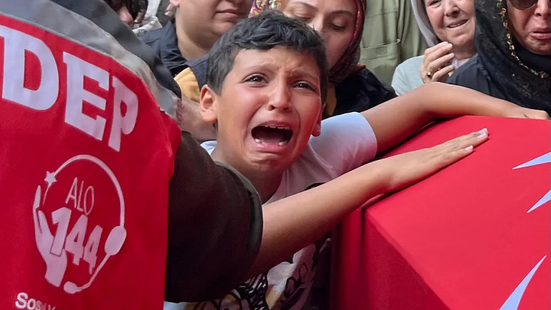 Yangın Şehidinin Oğlu 'Baba, Ben Sensiz Ne Yapacağım?' Diye Feryat Etti