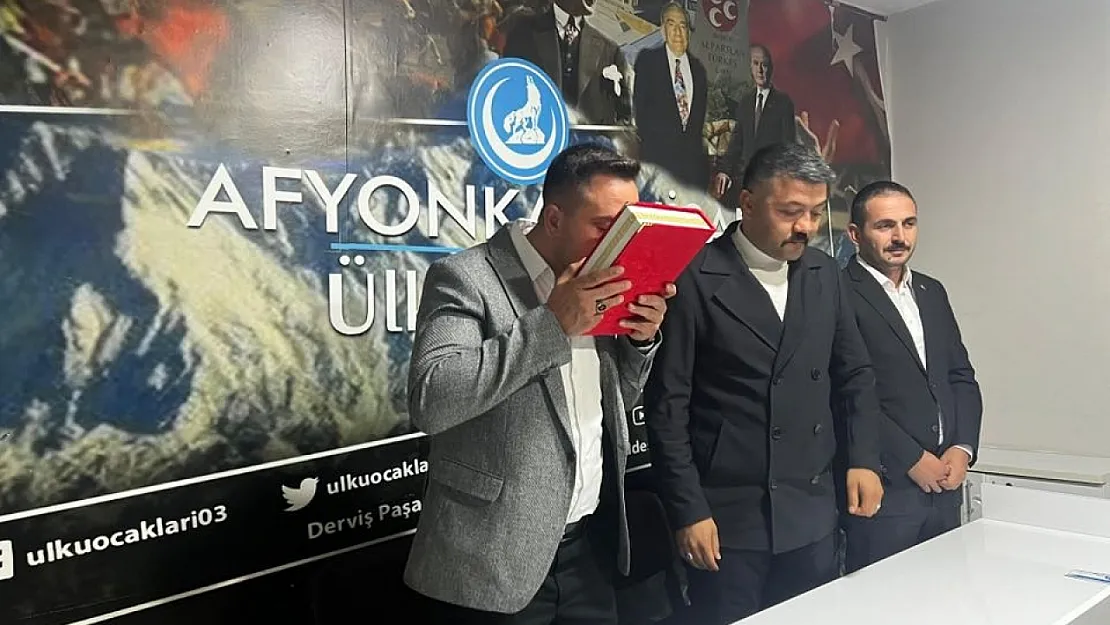 Yeni Başkan Kur'an Üzerine Yeminle Göreve Başladı