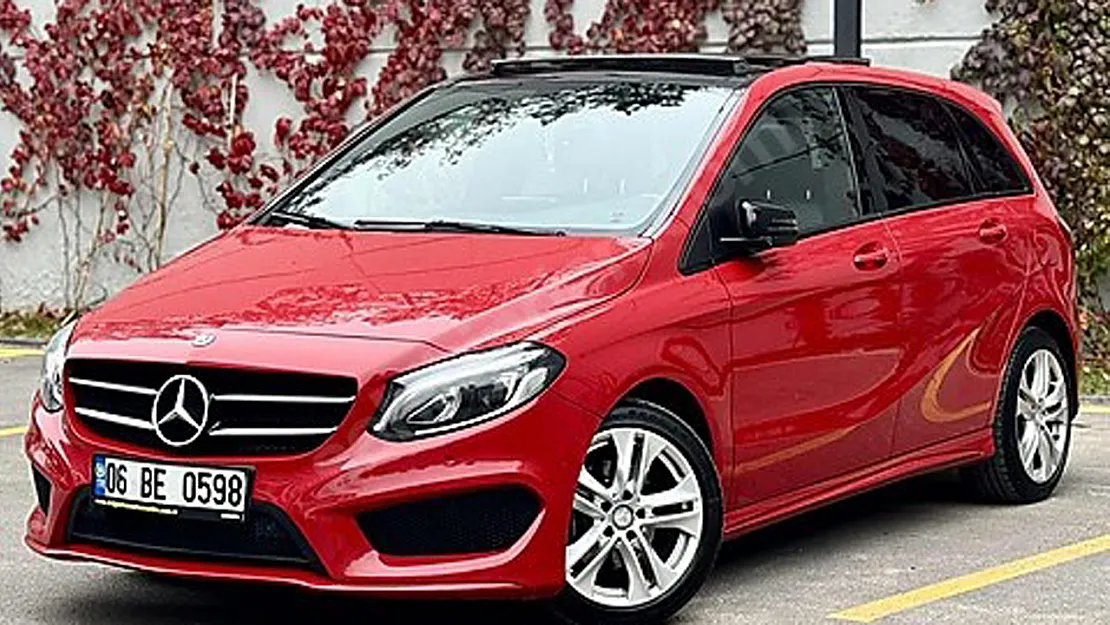 Yenilenen Mercedes B serisi kırmızı halıda