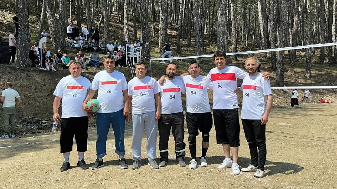 Yeniüreğil Köyünde Geleneksel Voleybol Turnuvası