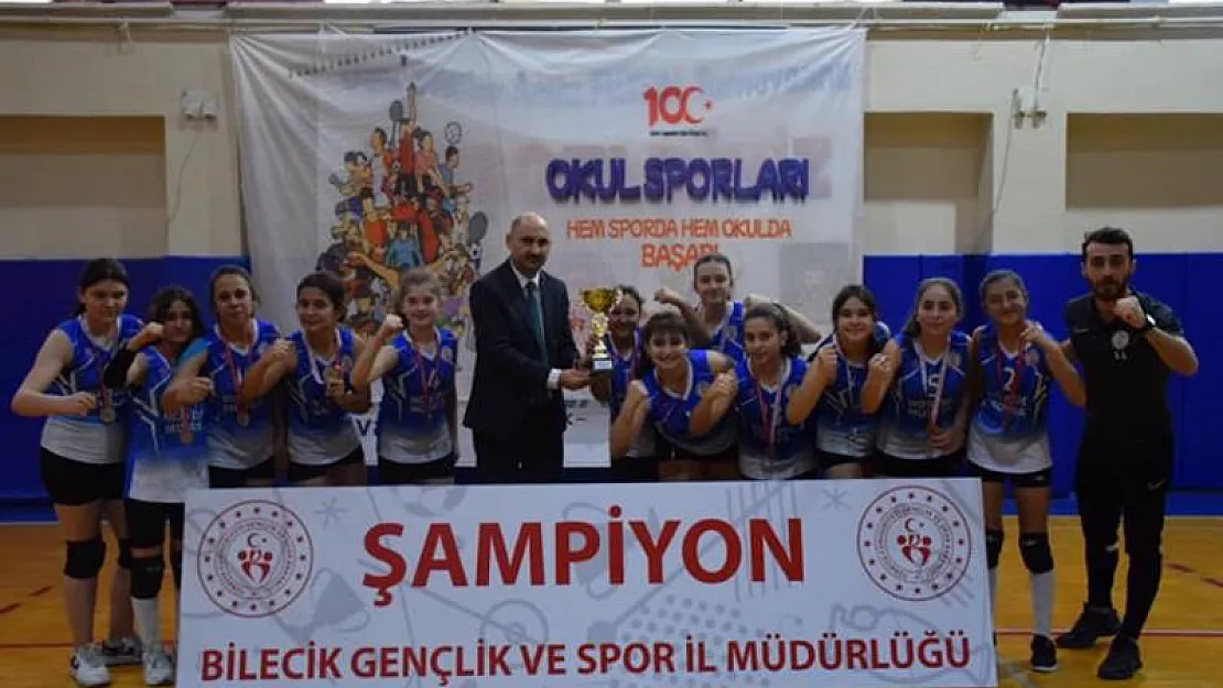 Yıldız Kız Voleybol Müsabakalarında Ödüller Sahiplerini Buldu