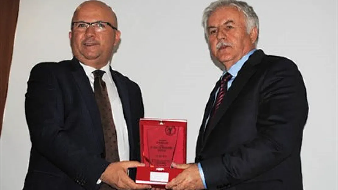 Yılların emeğine plaket – Kocatepe Gazetesi