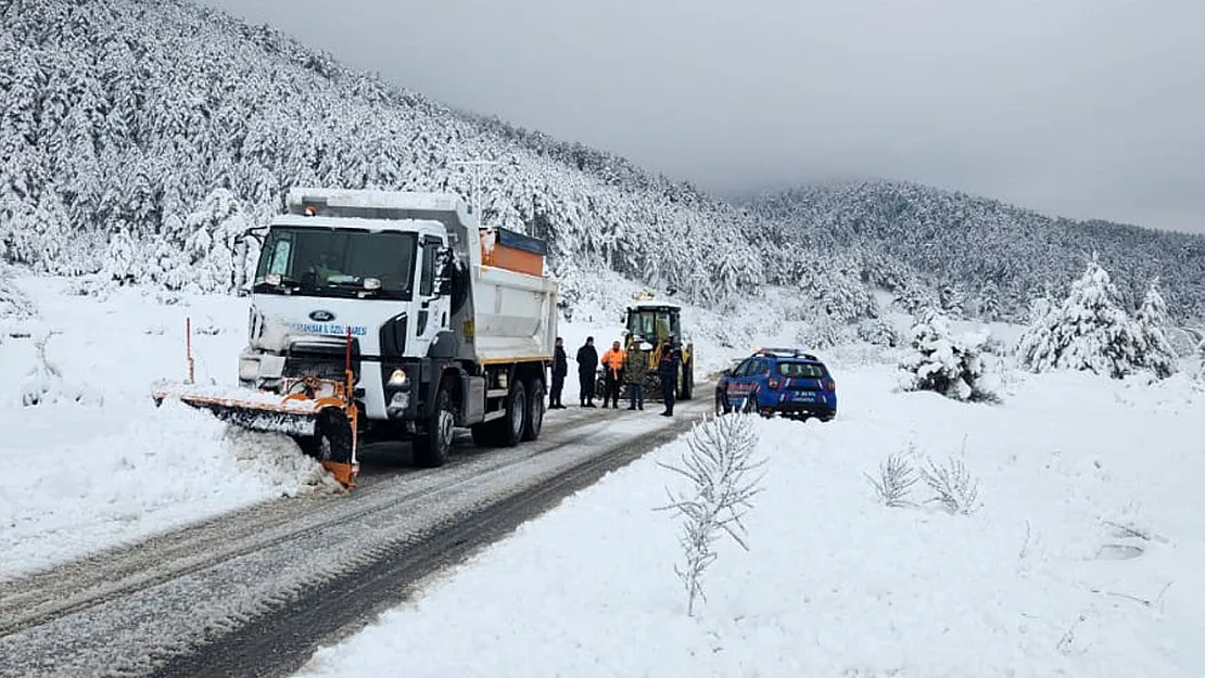 Yolların Kesişme Noktası Afyon'da Ekipler Aralıksız Çalışıyor