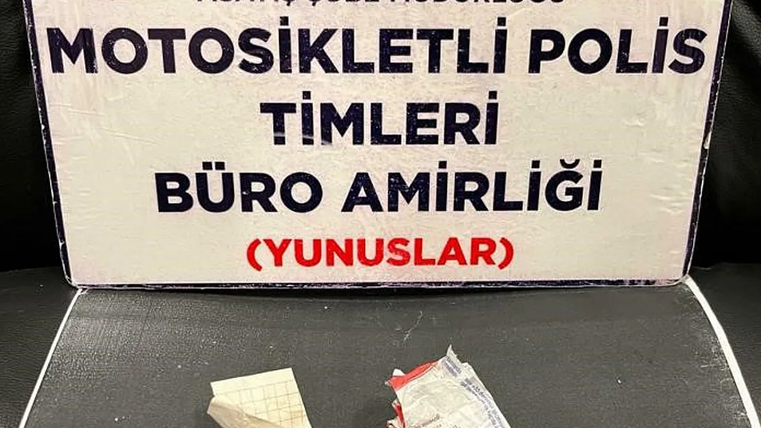 Yunus Timleri Bir Kişinin Üzerinde Uyuşturucu Ele Geçirdi