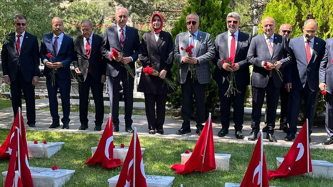 Yüzbaşı Agah Efendi Mezarı Başında Anıldı