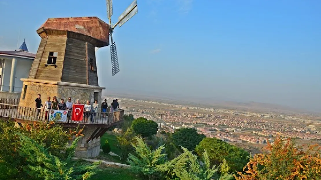 Zafer Ormanı'nda yol çalışması sürüyor