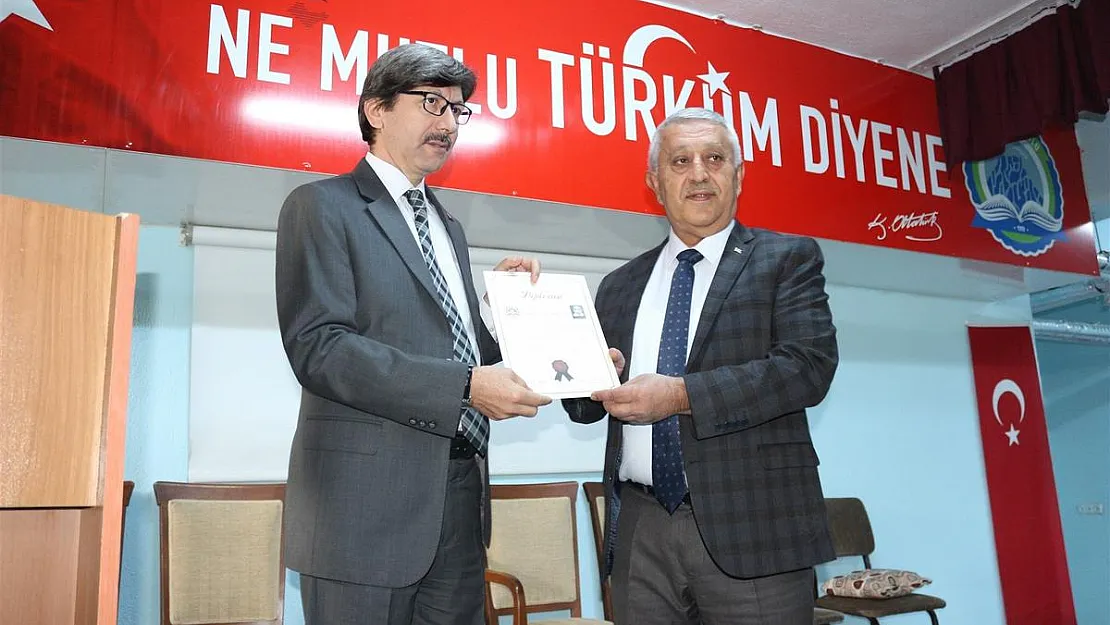 Zeybek, 53 yıl sonra tekrar ilkokul diplomasını aldı