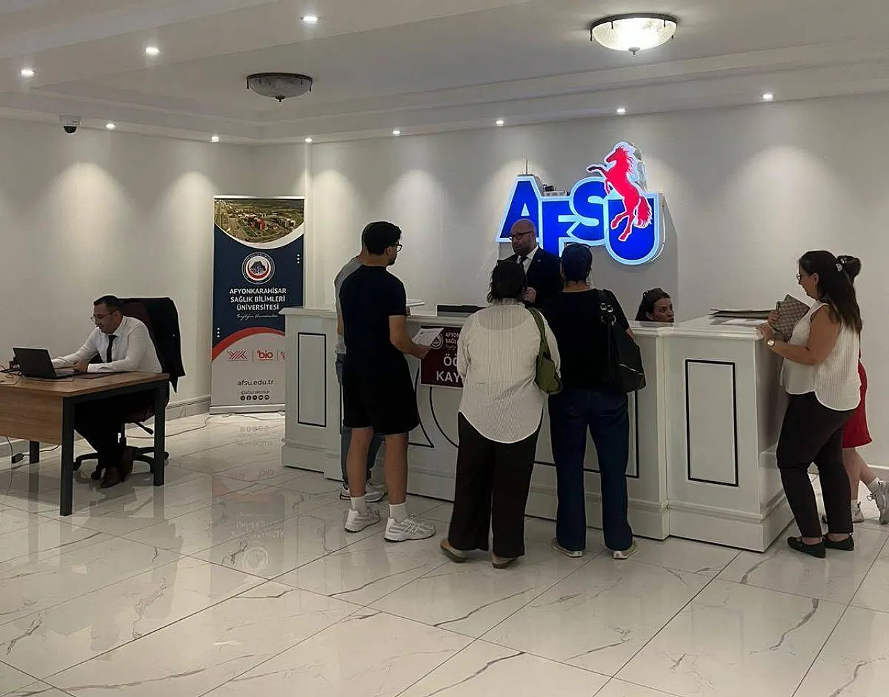 AFSÜ'nün Yeni 1349 Öğrenciden 996'sı Kaydedildi