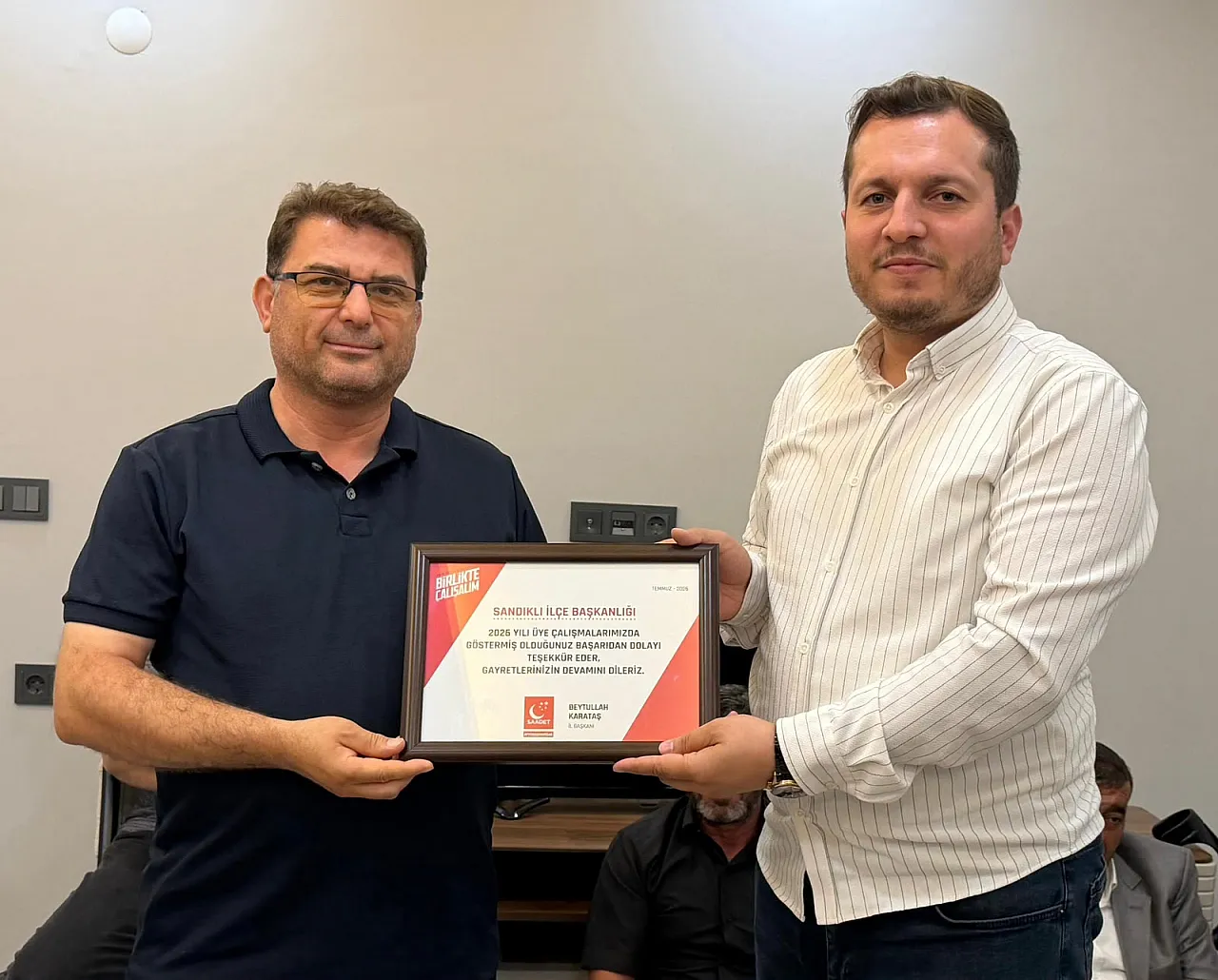 Saadet Partili Karataş'tan Erbakan Vecizeli Hediye