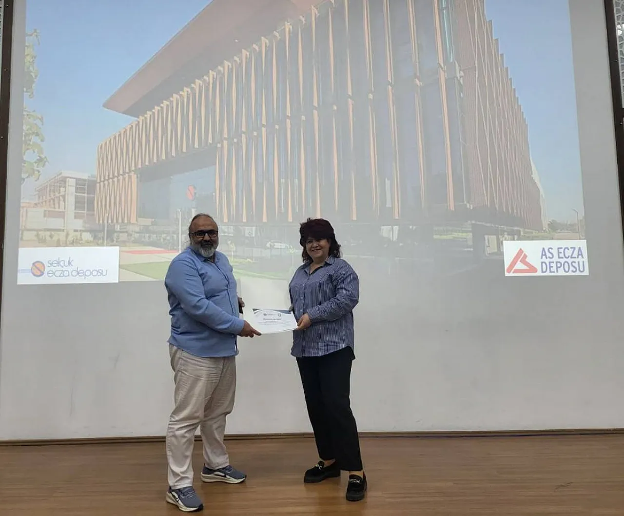 Depo Eczacılığının Ayrıntıları Anlatıldı