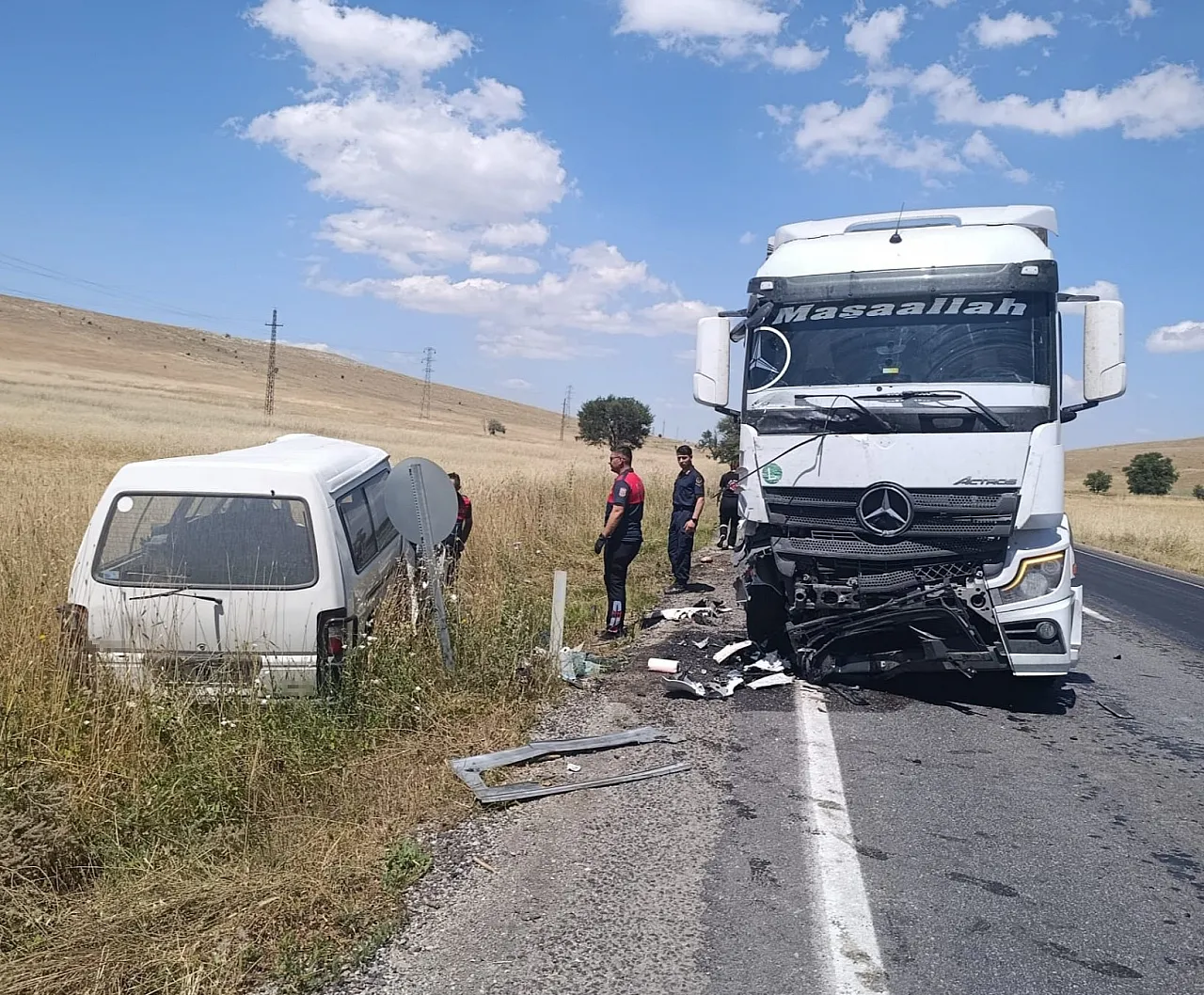 Tırla Çarpışan Minibüsün Şoförü Hayatını Kaybetti