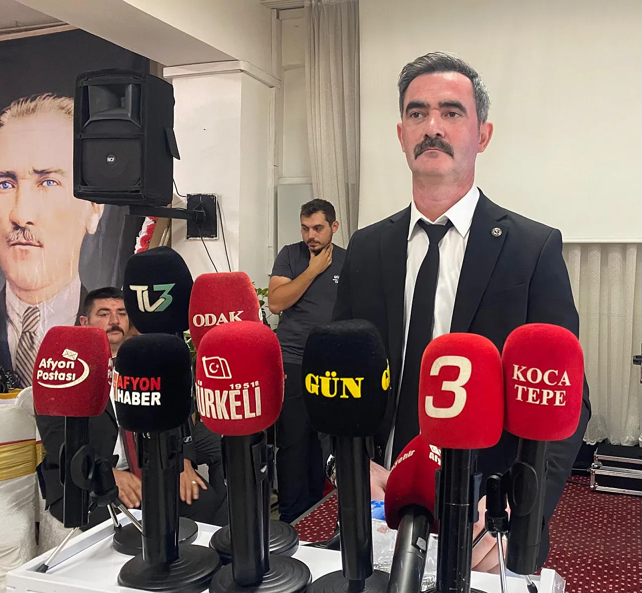 MHP Afyon'da Bayrak Değişimi! Danaoğlu'ndan Dikkat Çeken Mesaj