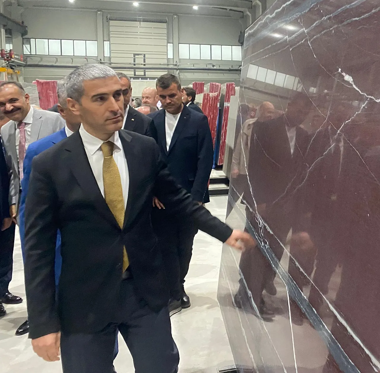 Afyon'da Dev Yatırım! Alimoğlu Marble'ın Yeni Slabbase Fabrikası Görkemli Törenle Açıldı