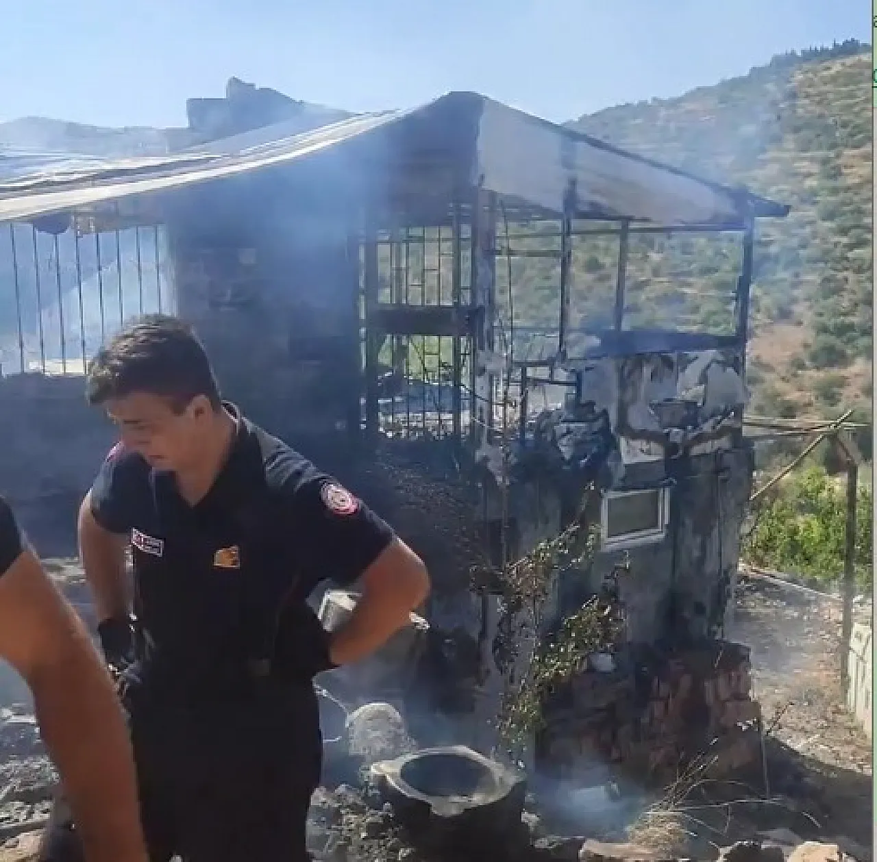Afyon'da yanan evin sahipleri: Yolumuz yok, yol yapmak istiyoruz yasak diyorlar