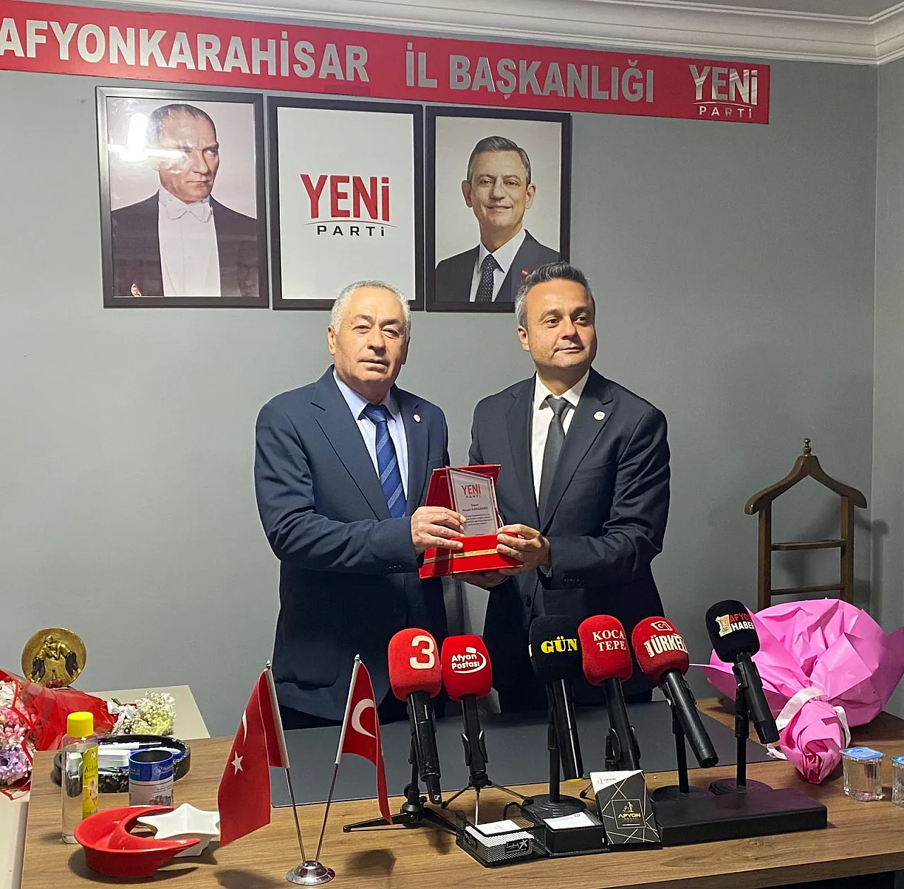 Afyon Siyasetinde Dikkat Çeken Devir Teslim!
