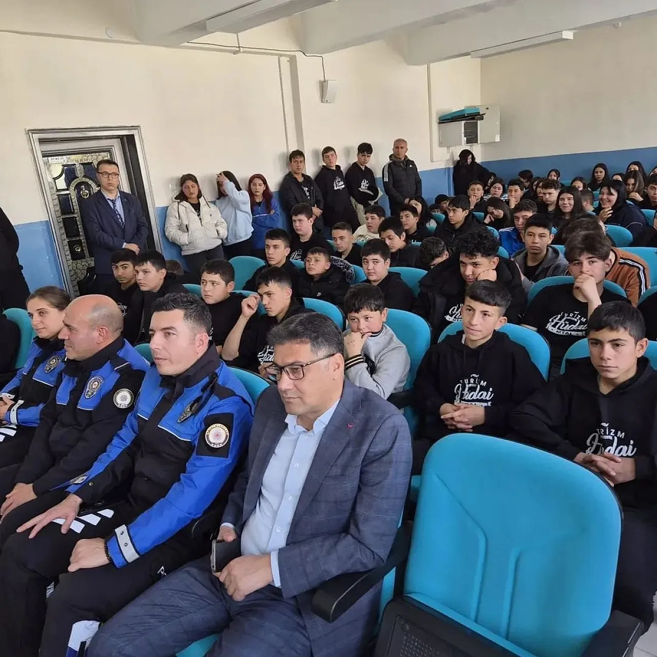 Polisten Lise Öğrencilerine Yönelik Eğitim