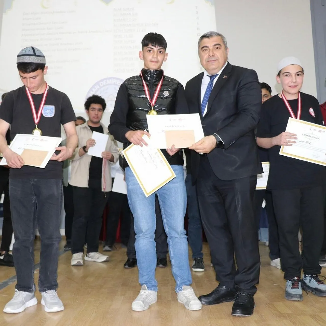 Bölge Finalinin Birincisi Afyon Lisesi'nden Çıktı