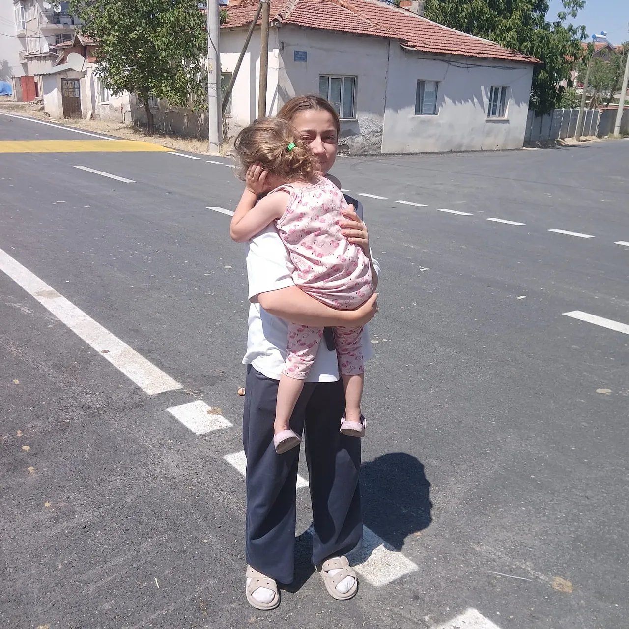 Afyon'da Yürekleri Ağza Getiren Olay! Küçük Çocuğu İtfaiye Kurtardı