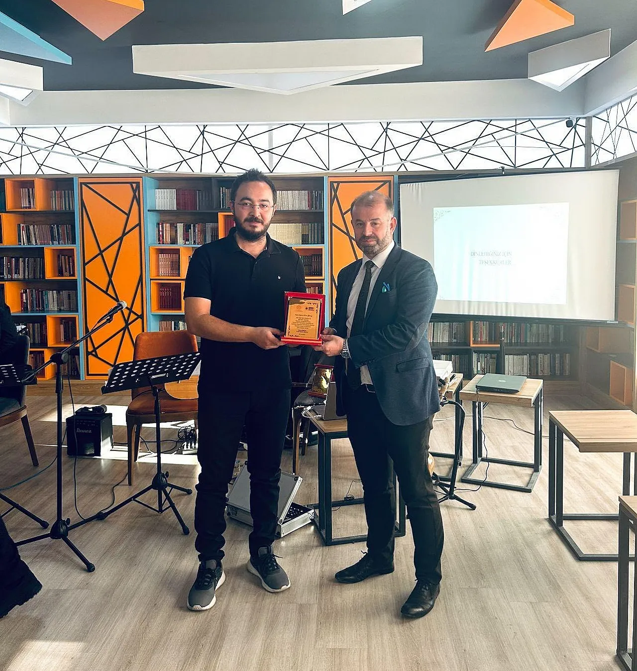 Müzik Öğretmenlerine Türkülerin Hikâyeleri Anlatıldı