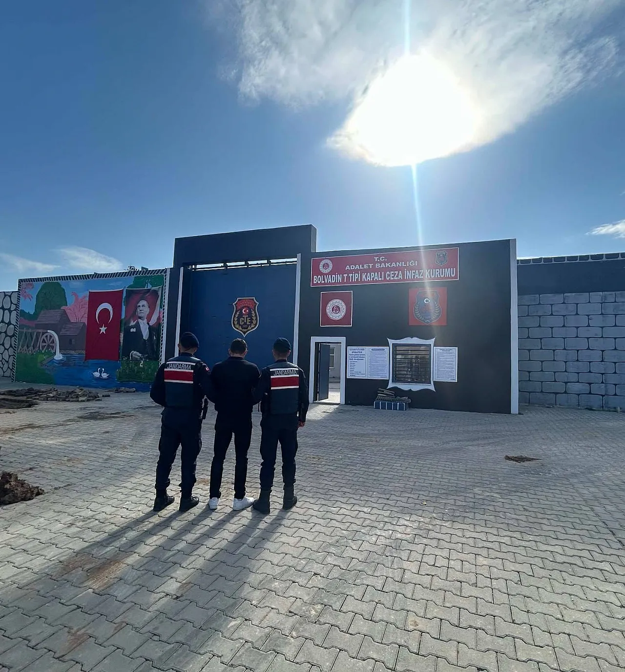 Jandarma, Afyon'da 43 Aranan Şahsı Yakaladı
